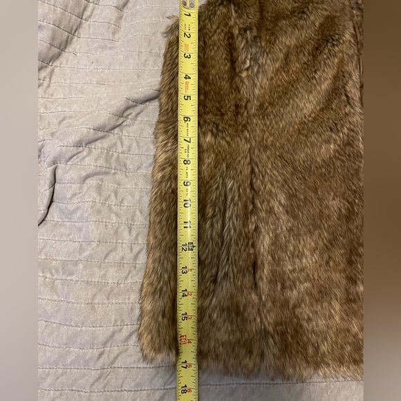 Maurices Brown Vest Faux Fur with sweater material backside. Women’s size XL - Picture 7 of 12